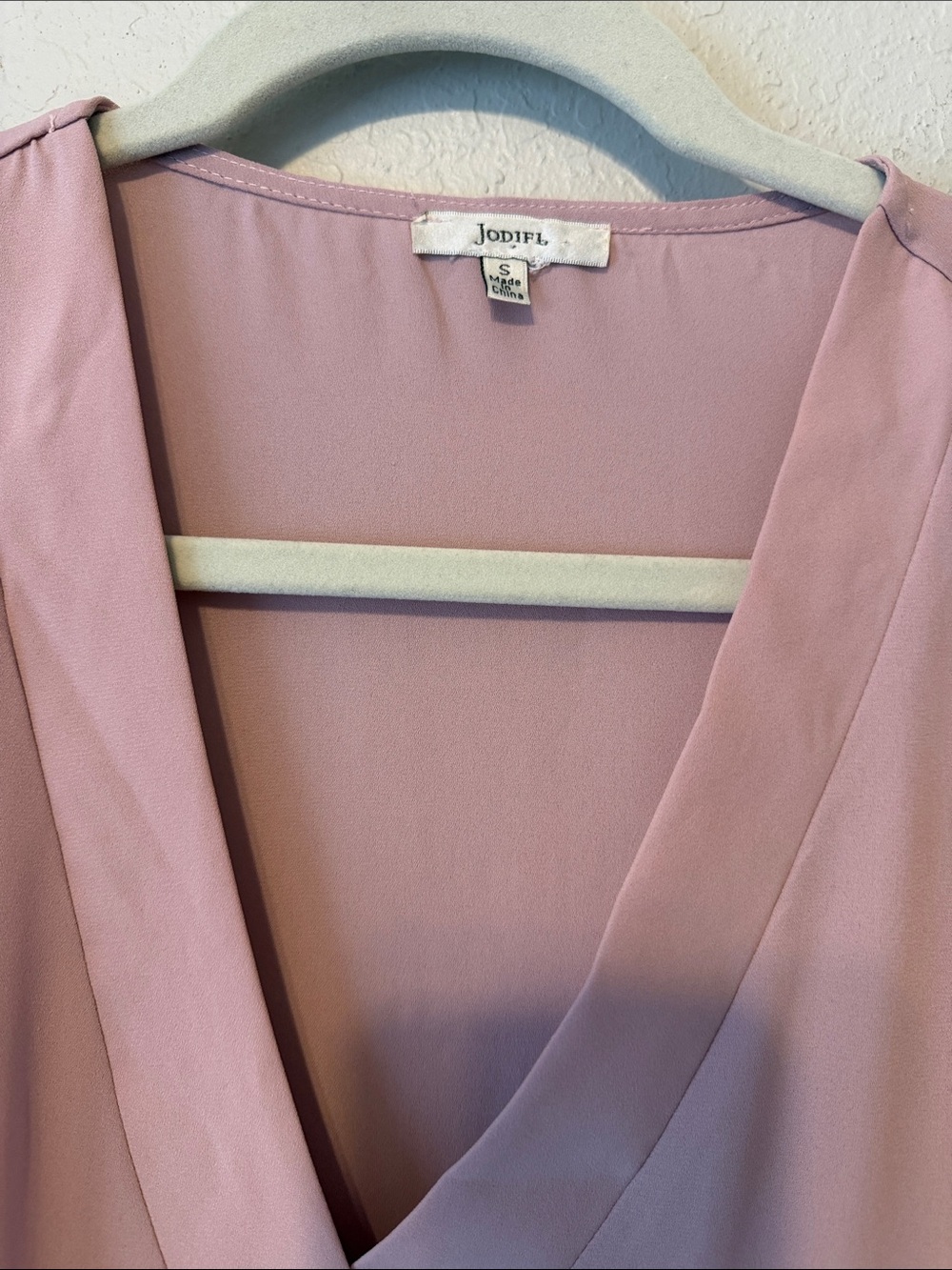 JODIFL Blush Pink V-Neck Textured Sleeve Blouse - Picture 4 of 7